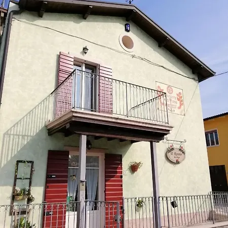 度假居 Il Roseto Holidays 卡斯特努沃德加尔达